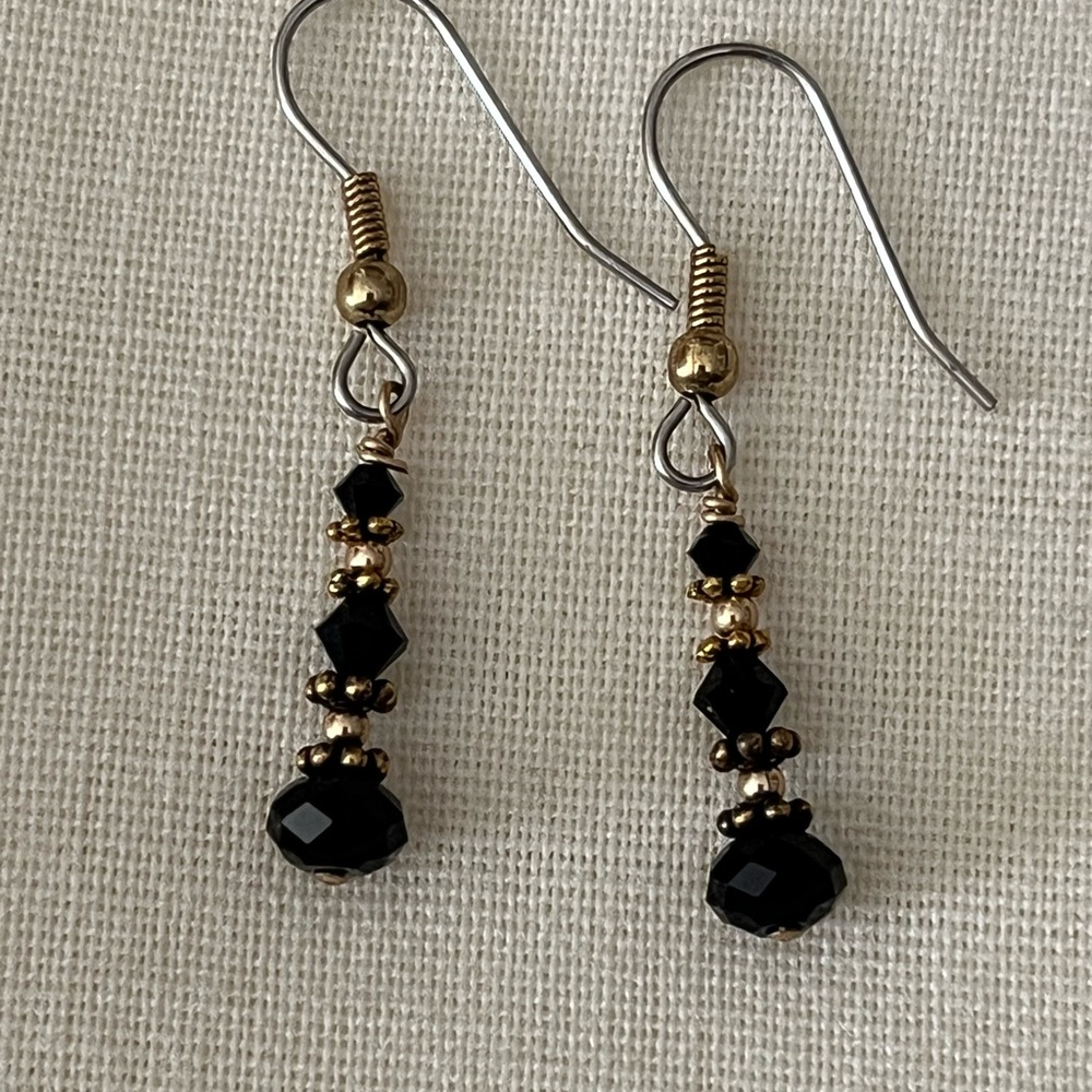 Elegant Black and Gold Dangle Earrings